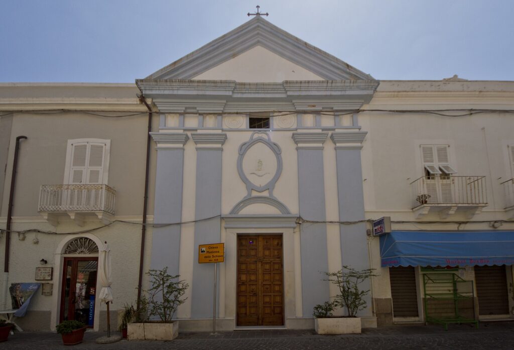 Facciata della chiesa della Madonna dello Schiavo a Carloforte