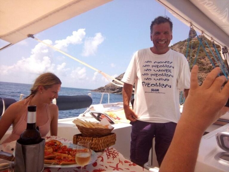 Giornata in barca a vela da Bosa con pranzo a bordo
